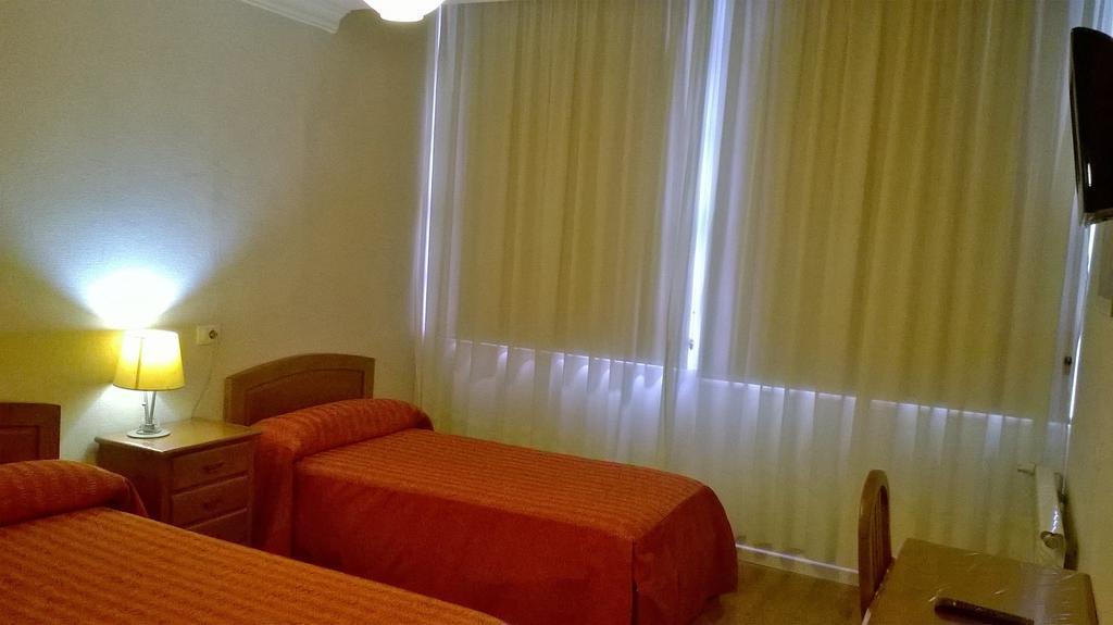 Hostal El Cairo Ferrol Buitenkant foto
